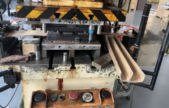 橋田MMC磁力換模系統(tǒng)-沖壓場(chǎng)景